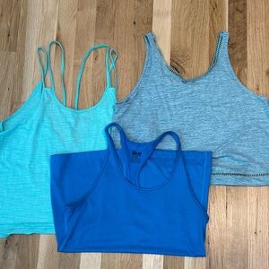 Set of 3 ALO & Nike workout tops